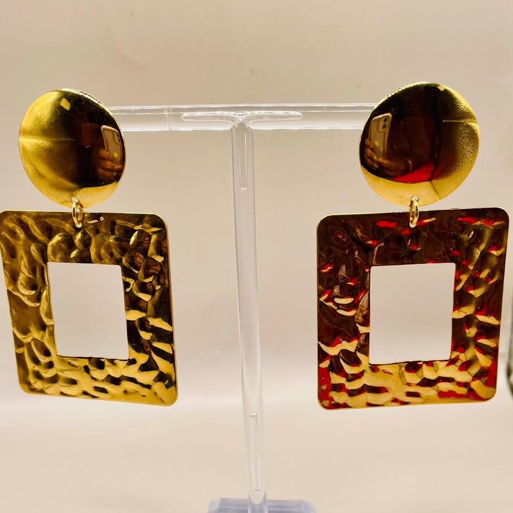 Round and textured open square dangle earrings. Gold tone. Statement earrings.
